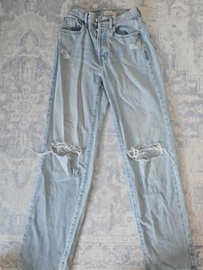 PacSun Light Wash Distressed Straight Leg Jeans